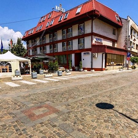 Hotel Sax Balkan ディミトロヴグラード エクステリア 写真