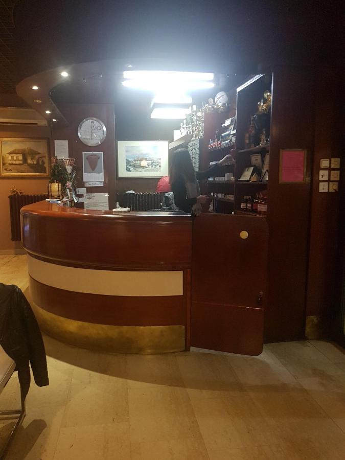 Hotel Sax Balkan ディミトロヴグラード エクステリア 写真